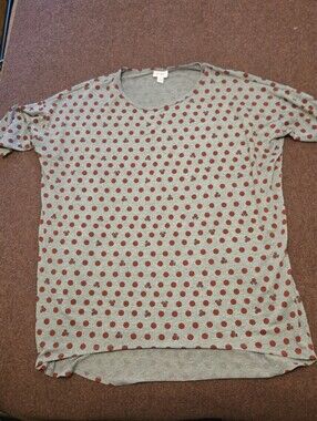 LuLaRoe Disney Irma tunic shirt in a gray heathered fabric Size Medium Oversized